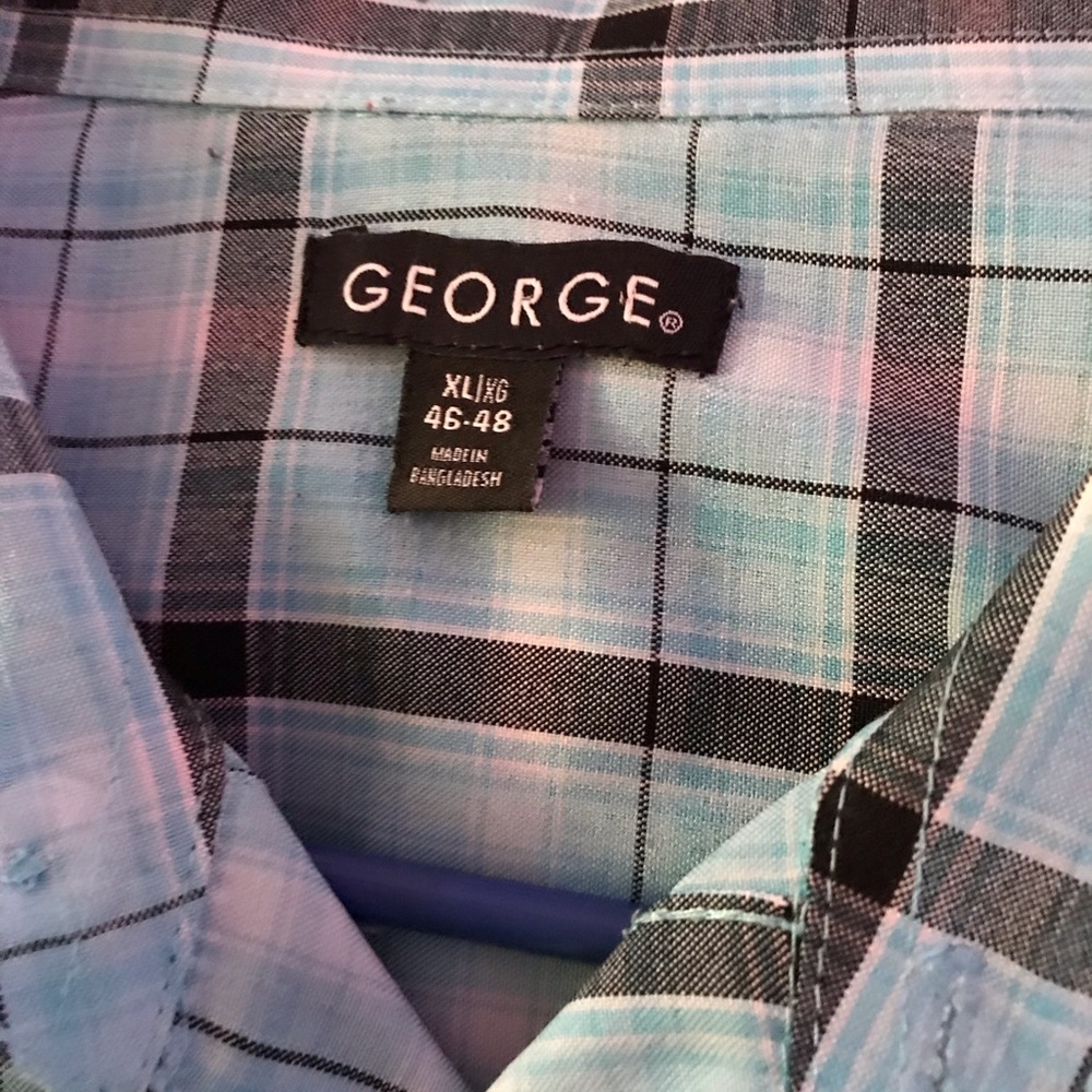 2 XL Mens plaid shirts in great condition - Picture 3 of 6